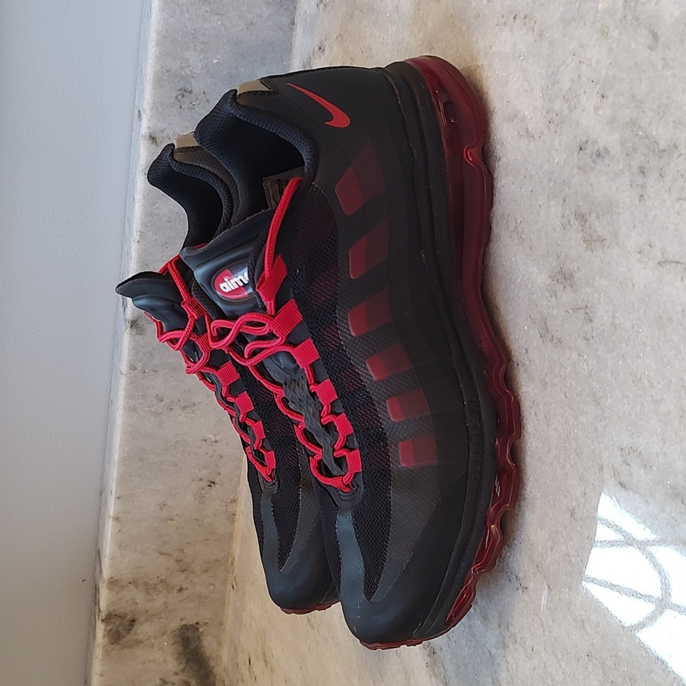 Nike AIR MAX + 95. 360